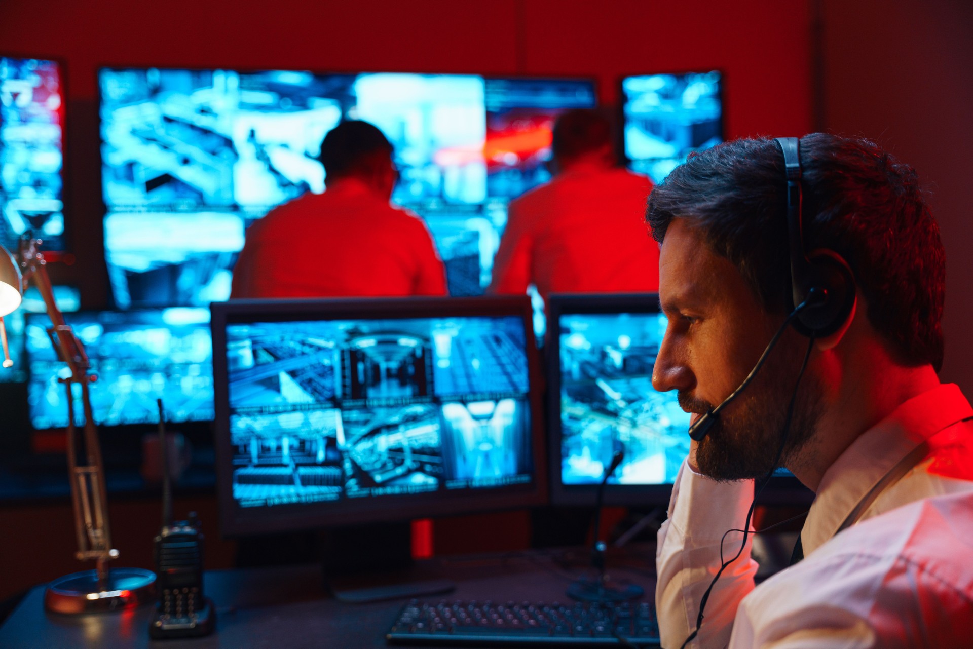 Red alarm. The offender entered the territory of the protected object. The security service calculates from the surveillance video cameras where the criminal is located. Red alarm. The offender entered the territory of the protected object. The security service calculates from the surveillance video cameras where the criminal is located.